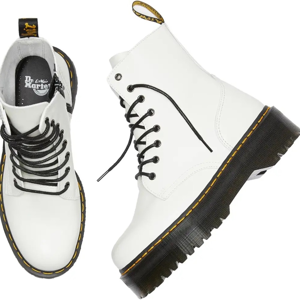 Dr. Martens

Jadon 8-Eye Platform Boot